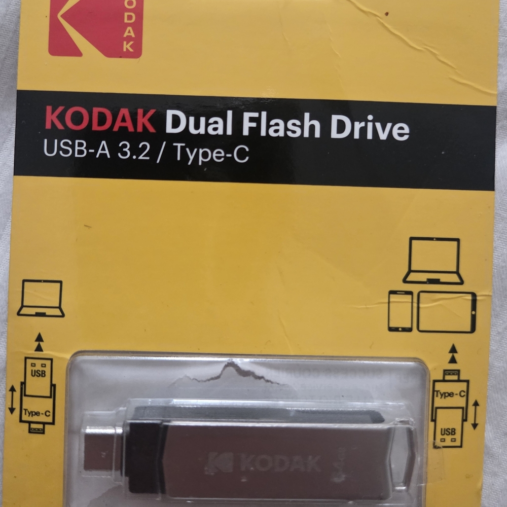 Kodak Dual Flash Drive, DUAL K273 SERIES, with a 64GB capacity.